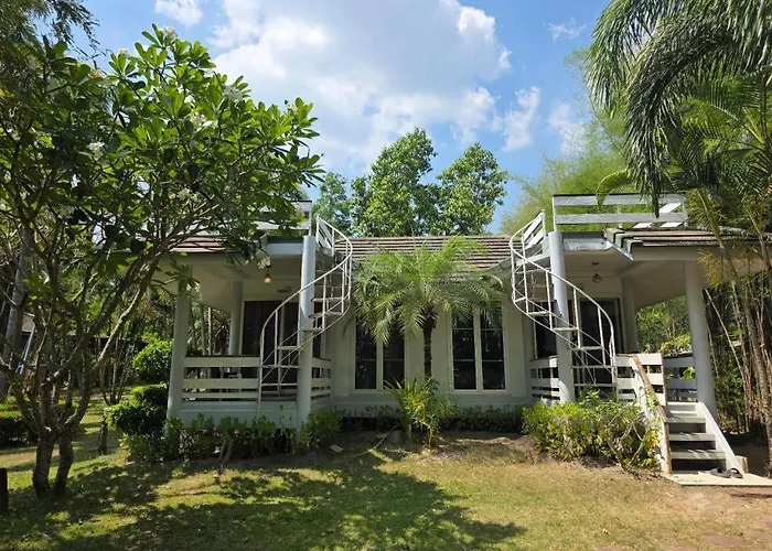 Lumphachi Lakehill Ban Bo (Ratchaburi)