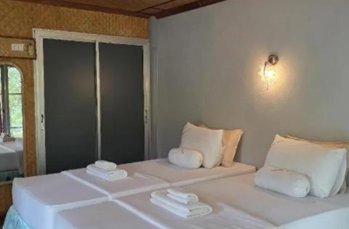 Resort Lumphachi Lakehill Ban Bo (Ratchaburi)
