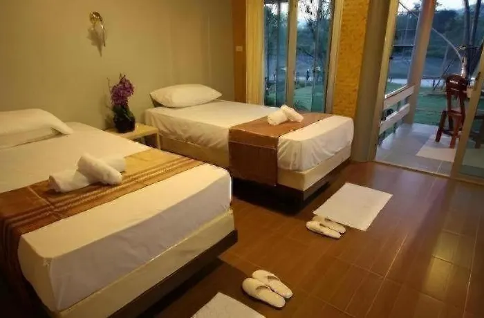 Lumphachi Lakehill Resort
