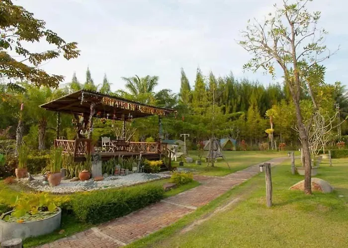 Lumphachi Lakehill Resort Ban Bo (Ratchaburi)